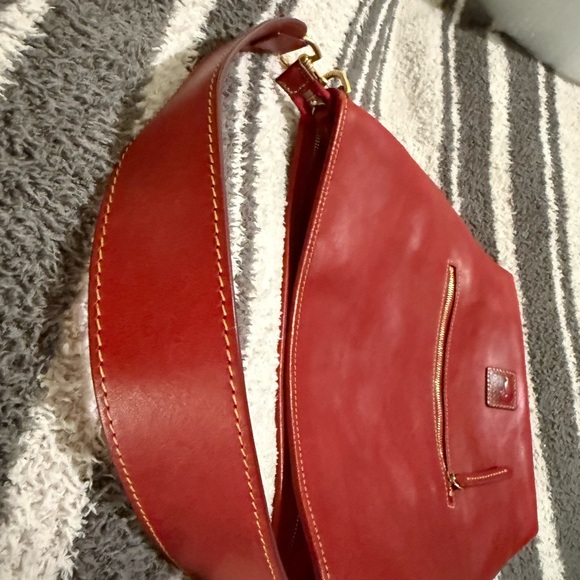 PRE-LOVED Dooney & Bourke Camden
Florentine Hobo Medium Shoulder
Bag - Picture 5 of 13